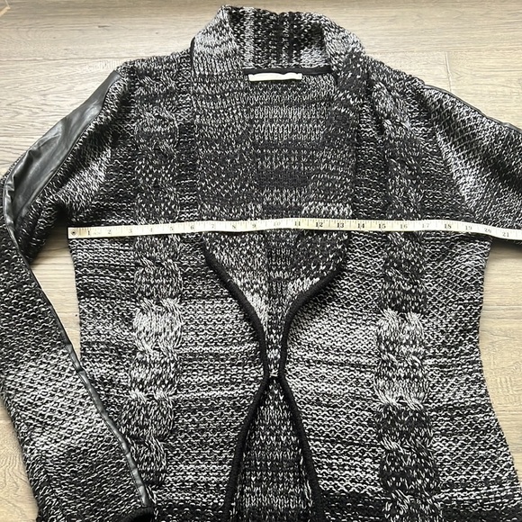 🔥emu🔥 | Dark 100% Merino Wool Knit Sarina Cardigan  Sweater - Picture 8 of 16